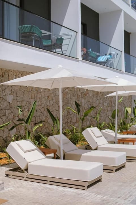 Black Diamond Hotel Dhermi, Outdoor pool