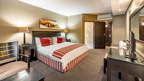 African Sky Hotels - Pine Lake Inn