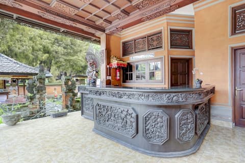 Hotel O Ratu, Reception