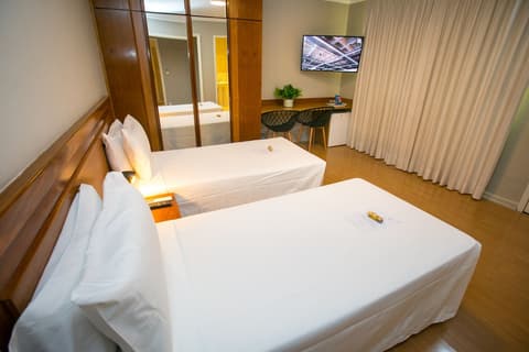 Regency Park Hotel, Room