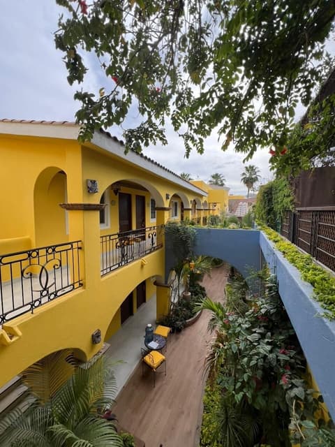 El Encanto Inn