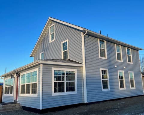 Hyland Hotel, Exterior