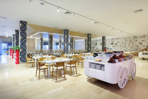 Family Selection At Grand Palladium Kantenah Resort & Spa - All Inclusive