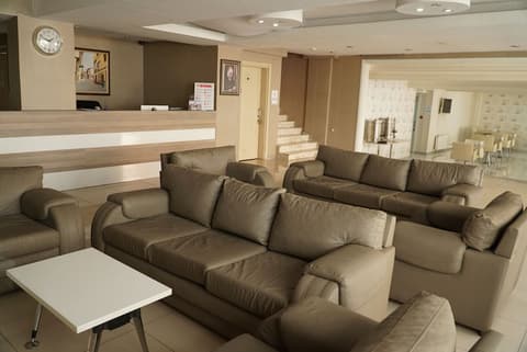 Otel Çınas
