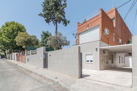 AYZ Joaquín Pol - Auto check-in property
