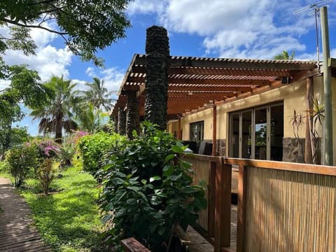 Hare Rapa Nui by Chez Joseph