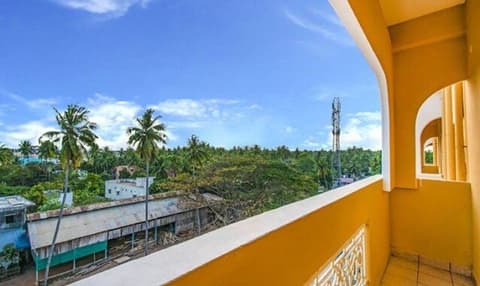 Fabhotel Radha Residency