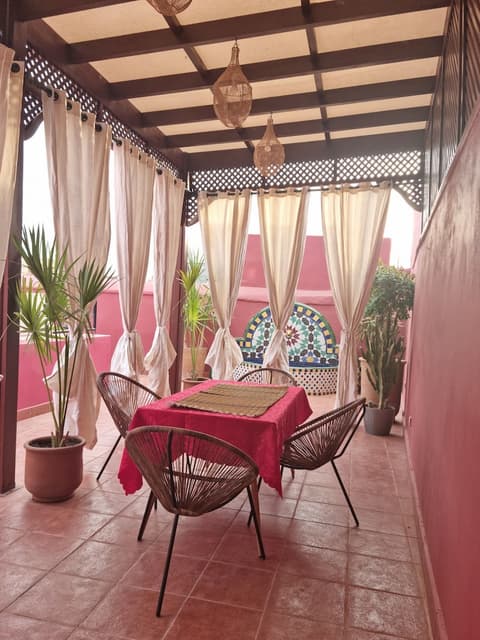 Riad La Bigarade, In-room dining