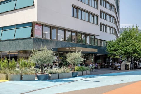 The Yarn, Interior entrance