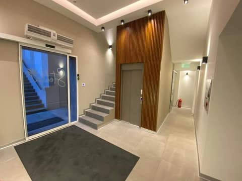 Konak Stella, Interior entrance