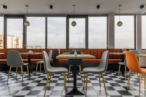 Address Inn Tbilisi, Restaurant