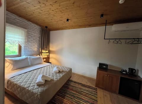 The Stone Sky Hotel, 