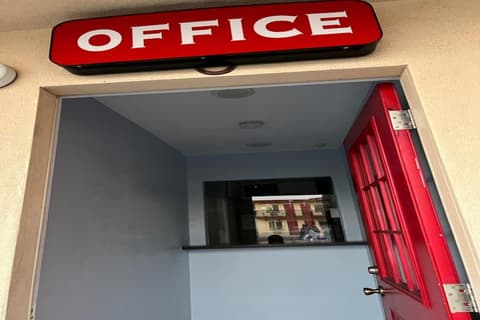 Premier Inn & Suites, Reception