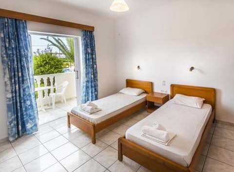 Derekas Studios & Apartments