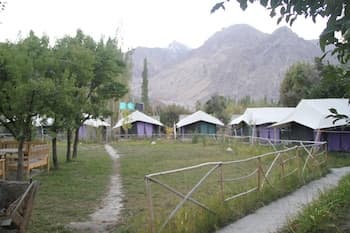 Dowa Deluxe Camp