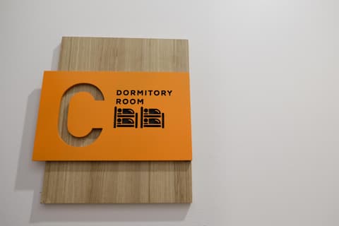 Bed Box Khaosarn Hostel