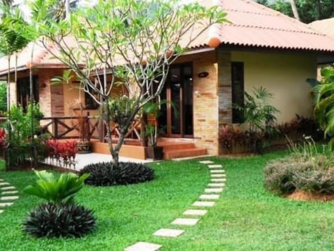 Sea Breeze Hotel & Resort