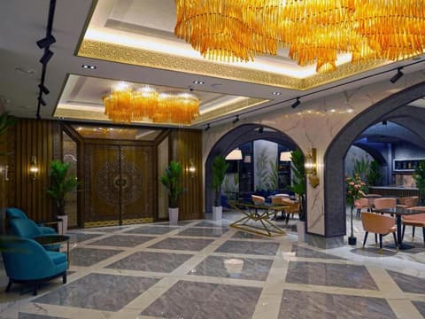 Paradise Plaza Luxury Hotel, 