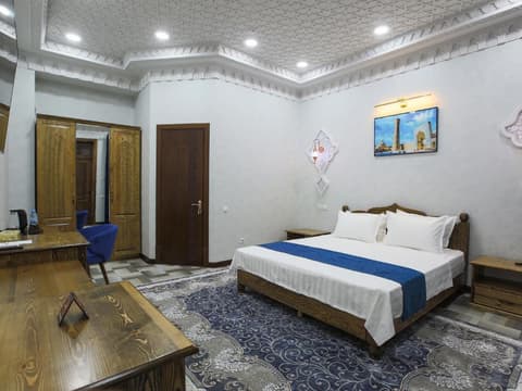 Paradise Plaza Luxury Hotel, 