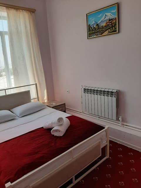 Hotel Erebuni Plaza, 