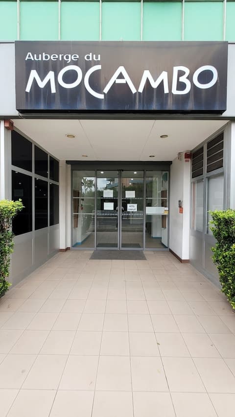 Auberge Du Mocambo - Hostel, 