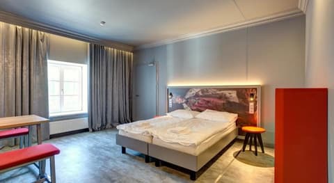 Holiday Inn St Petersburg Theatre Square