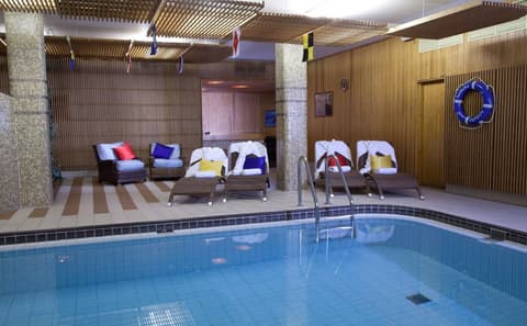 Cosmos Saint-Petersburg Pulkovskaya Hotel; a member of Radisson Individuals