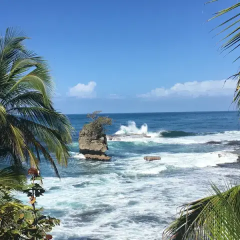 Costa Rica to Panama: Surf, Treks & Starry Skies