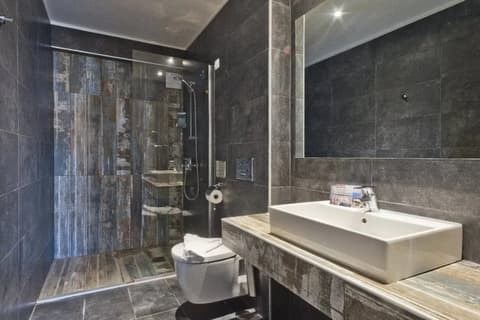 Parasol Luxury Hotel & Suites