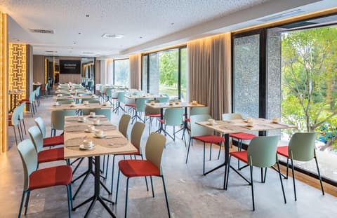 Occidental Pamplona, Restaurant