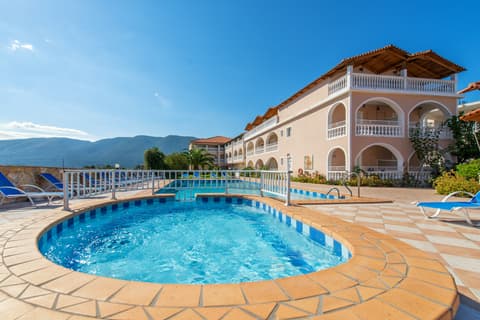 Plessas Palace Aparthotel, General view