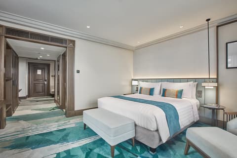 Holiday Inn Galleria Manila