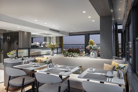 Lunet Old City Hotel