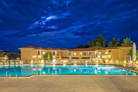 Lagomandra Beach Hotel