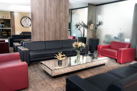 Summit Hotel Monaco