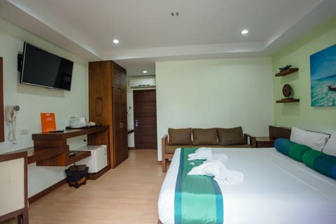 Ark Bar Beach Resort