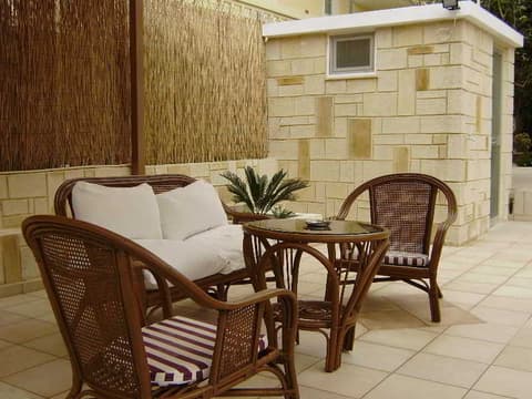 Nicolas Studios Apartments