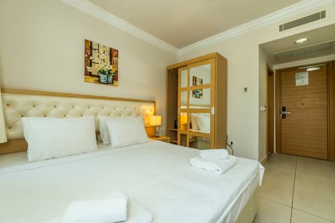 Dragut Point North Hotel