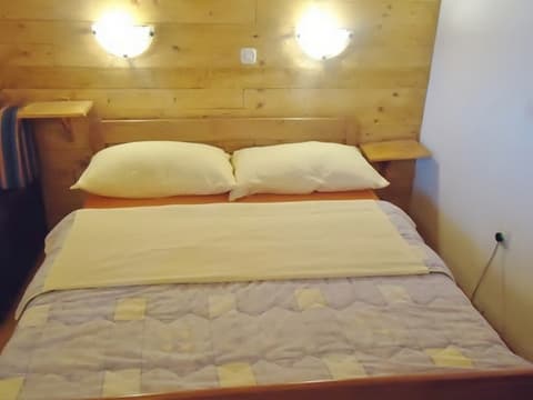 Apartments & rooms Kristic, Room