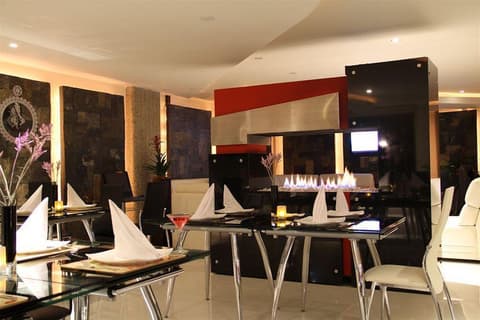 Suites 108, General view