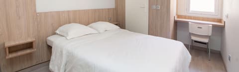 BRIT HOTEL TOULON - Parc Azur