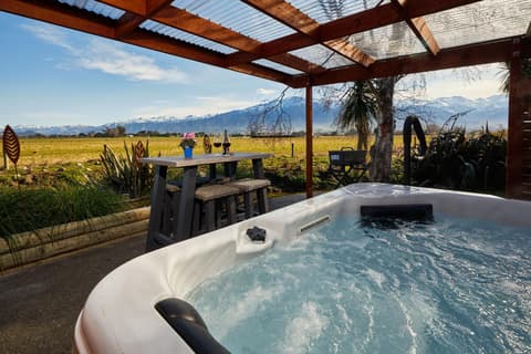 Brook House Bed & Breakfast and Cottages