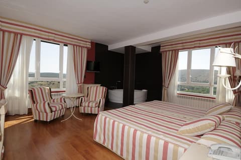 Hotel Leonor Miron