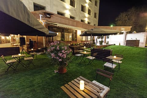 Alma Hotel