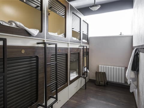 Capsule Hotel InterQUBE Tretyakovskaya