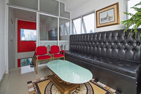 RedDoorz Plus @ Guntur Raya Setiabudi