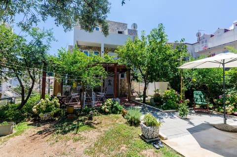 Apartments & Rooms V&M