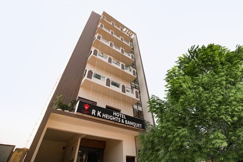 Collection O 76042 Hotel Rk Heights And Banquets