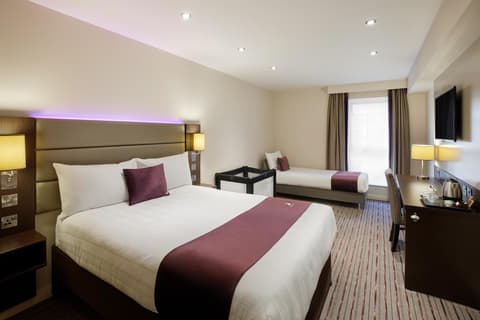Premier Inn Edinburgh City Centre York Pl/St James, Room
