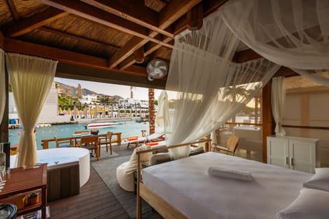 CRATOS PREMIUM HOTEL CASINO & SPA